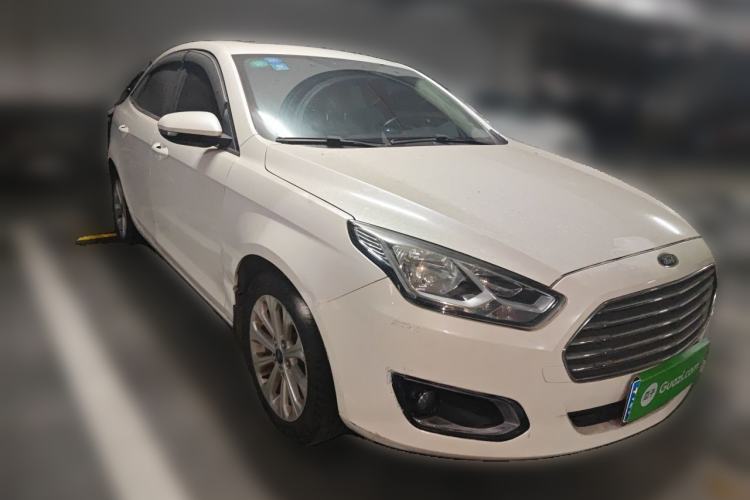 Used Ford Escort 2015 1.5L Automatic Fashion Model Front Right 45 Deg