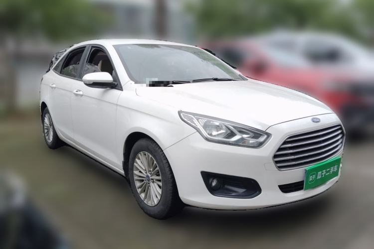 Used Ford Escort 2015 1.5L Manual Comfort Model Front Right 45 Deg