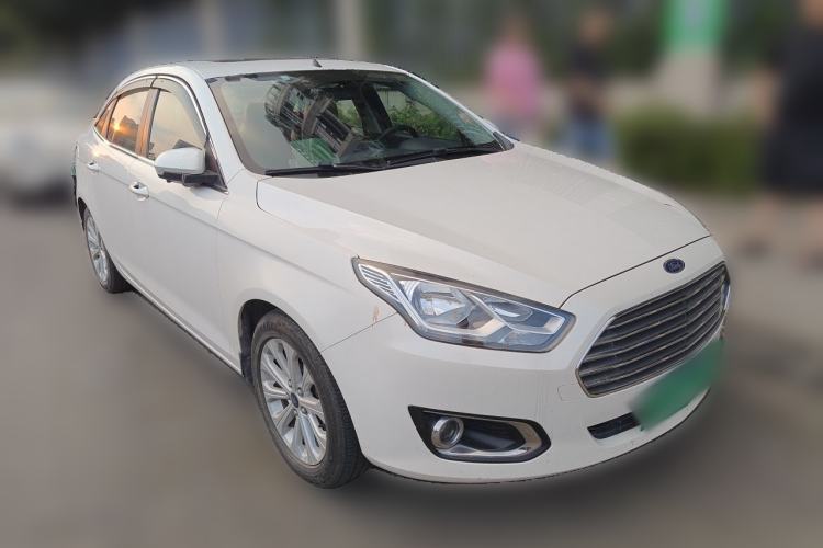 Used Ford Escort 2015 1.5L Automatic Fashion Model Front Right 45 Deg