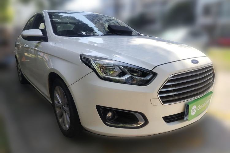 Used Ford Escort 2015 1.5L Automatic Fashion Model Front Right 45 Deg