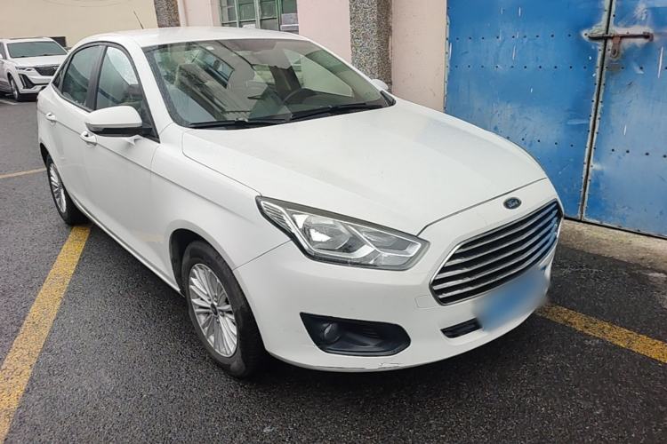 Used Ford Escort 2015 1.5L Automatic Comfort Edition Front Right 45 Deg