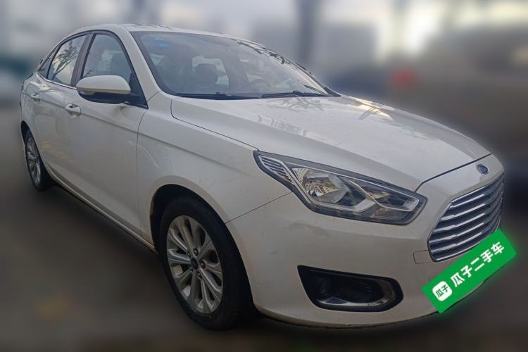 Used Ford Escort 2015 1.5L Automatic Fashion Model Front Right 45 Deg