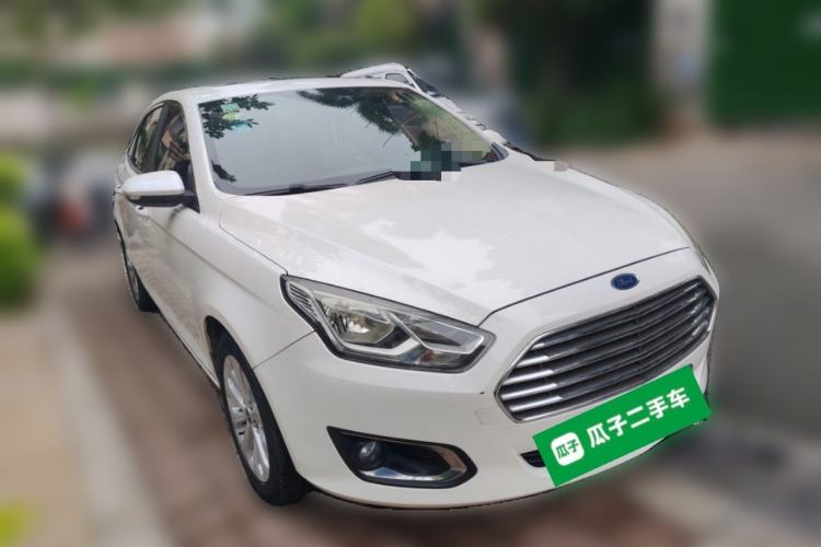 Used Ford Escort 2015 1.5L Automatic Fashion Model Front Right 45 Deg