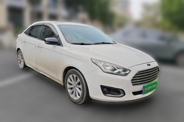 Used Ford Escort 2015 1.5L Manual Fashion Edition Front Right 45 Deg