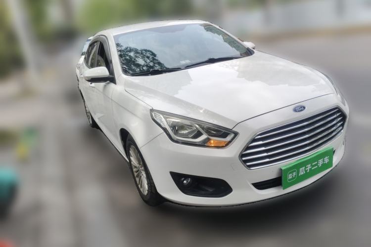 Used Ford Escort 2015 1.5L Manual Comfort Model Front Right 45 Deg