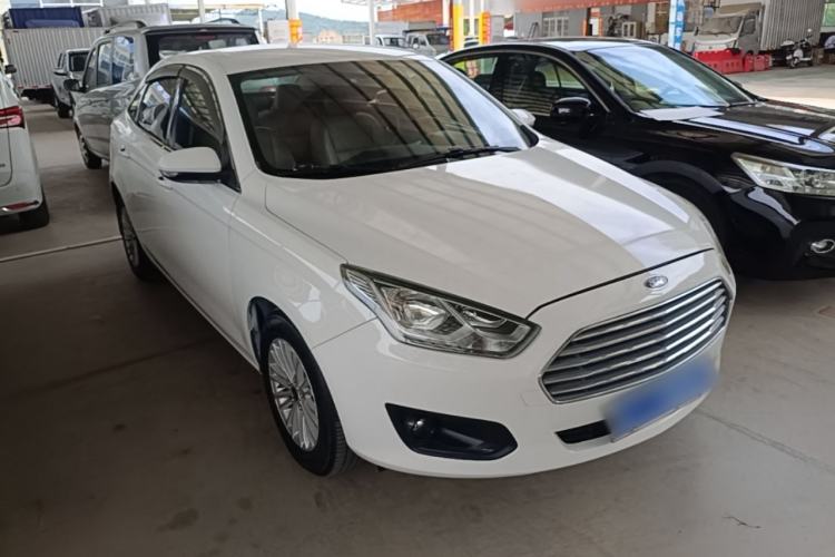 Used Ford Escort 2015 1.5L Automatic Comfort Edition Front Right 45 Deg