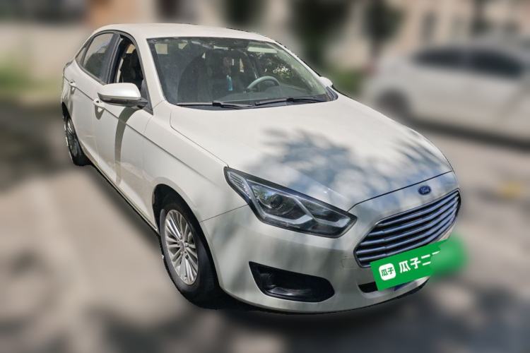 Used Ford Escort 2015 1.5L Manual Comfort Model Front Right 45 Deg