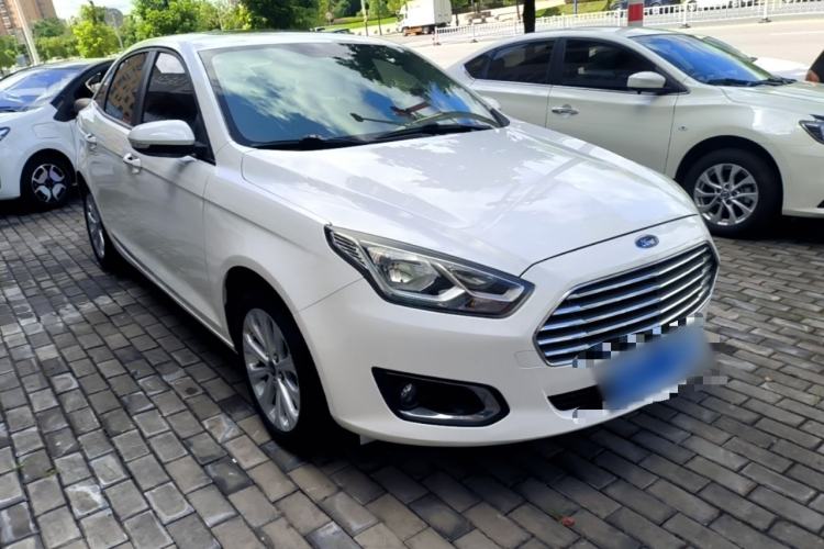Used Ford Escort 2015 1.5L Automatic Fashion Model Front Right 45 Deg