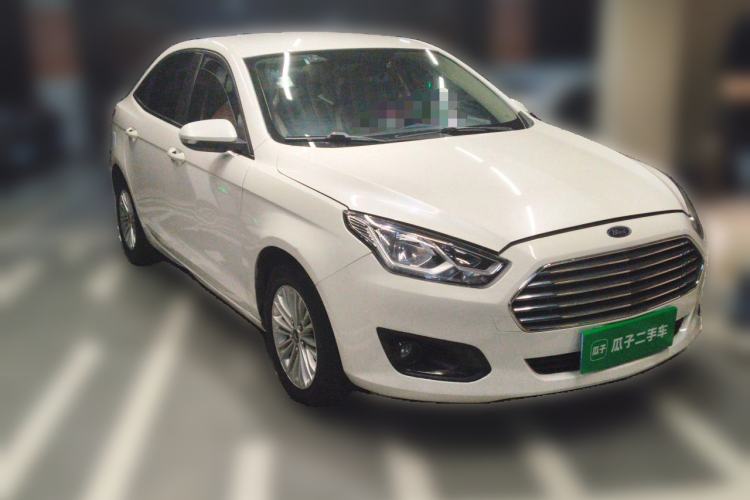 Used Ford Escort 2015 1.5L Automatic Comfort Edition Front Right 45 Deg