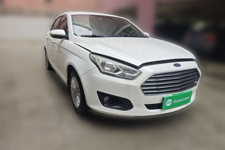 Used Ford Escort 2015 1.5L Automatic Comfort Edition Front Right 45 Deg