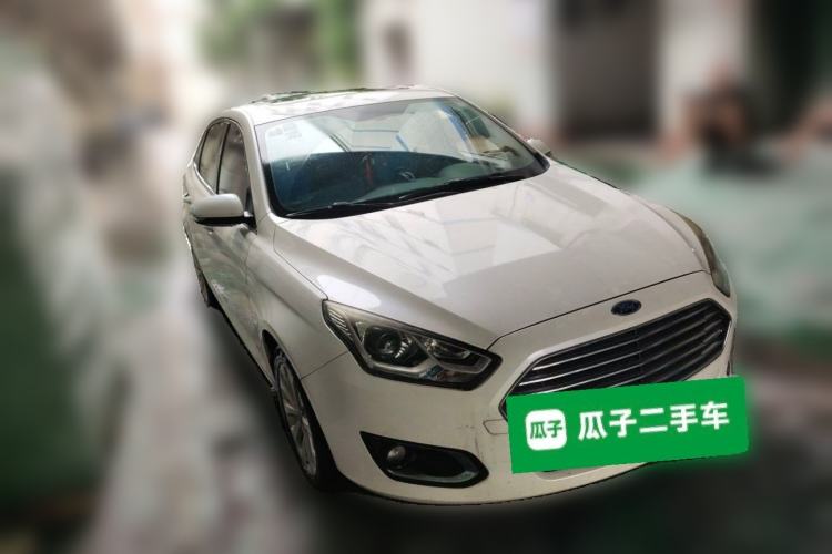 Used Ford Escort 2015 1.5L Automatic Fashion Model Front Right 45 Deg