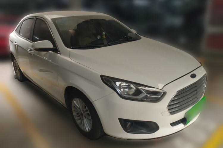 Used Ford Escort 2015 1.5L Manual Comfort Model Front Right 45 Deg
