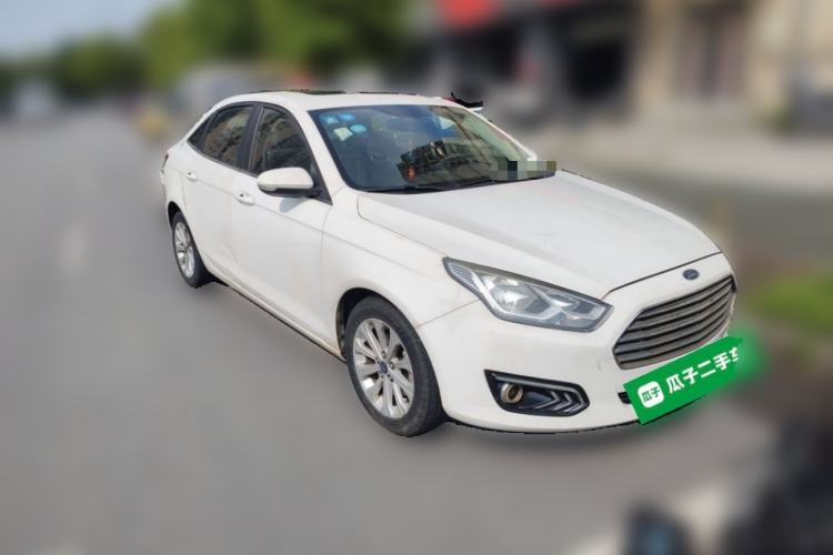 Used Ford Escort 2015 1.5L Automatic Fashion Model Front Right 45 Deg