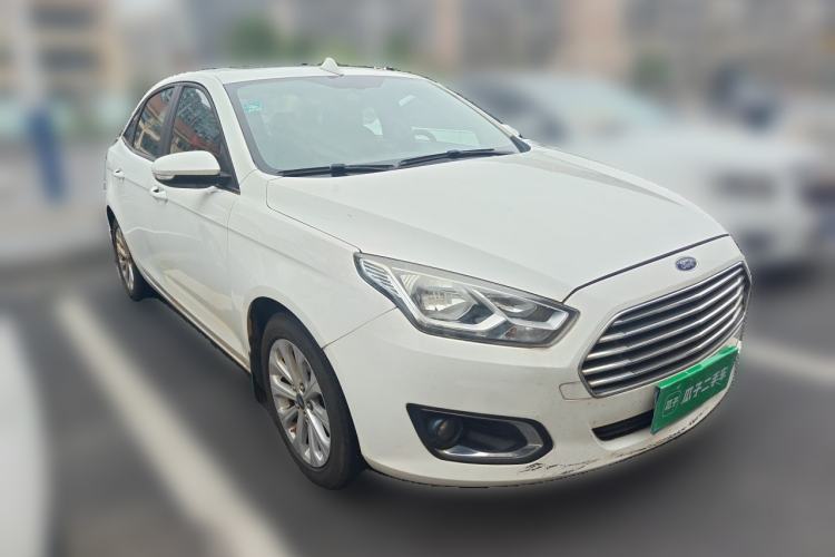 Used Ford Escort 2015 1.5L Automatic Fashion Model Front Right 45 Deg