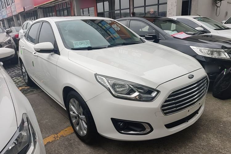 Used Ford Escort 2015 1.5L Automatic Fashion Model Front Right 45 Deg