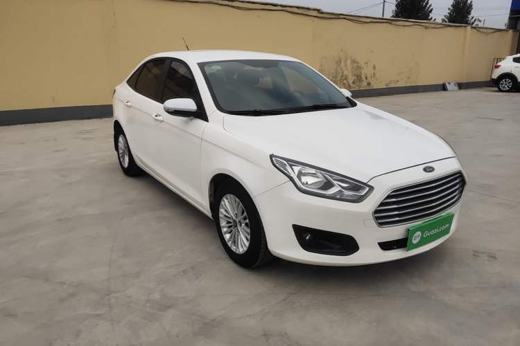 Used Ford Escort 2015 1.5L Manual Comfort Model Front Right 45 Deg