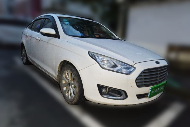 Used Ford Escort 2015 1.5L Manual Fashion Edition Front Right 45 Deg