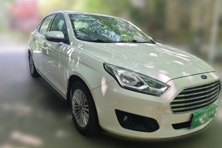 Used Ford Escort 2015 1.5L Automatic Comfort Edition Front Right 45 Deg