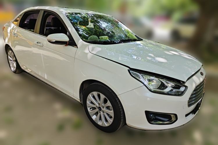 Used Ford Escort 2015 1.5L Automatic Fashion Model Front Right 45 Deg
