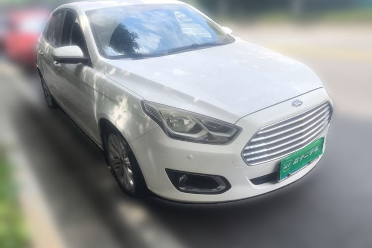 Used Ford Escort 2015 1.5L Automatic Fashion Model Front Right 45 Deg