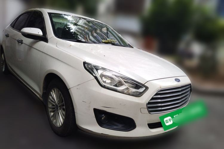 Used Ford Escort 2015 1.5L Automatic Comfort Edition Front Right 45 Deg