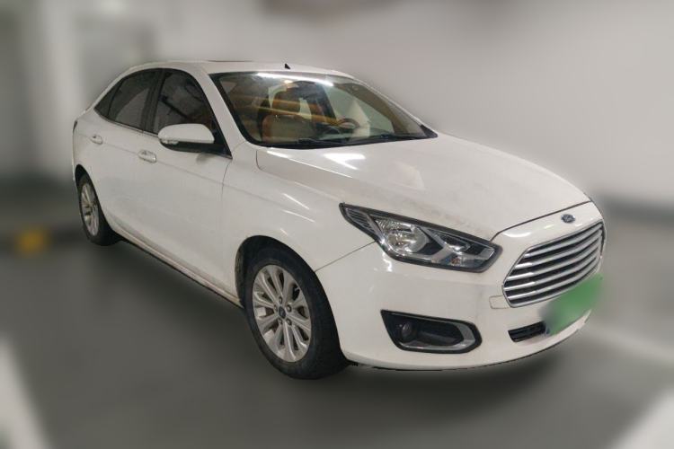 Used Ford Escort 2015 1.5L Automatic Fashion Model Front Right 45 Deg