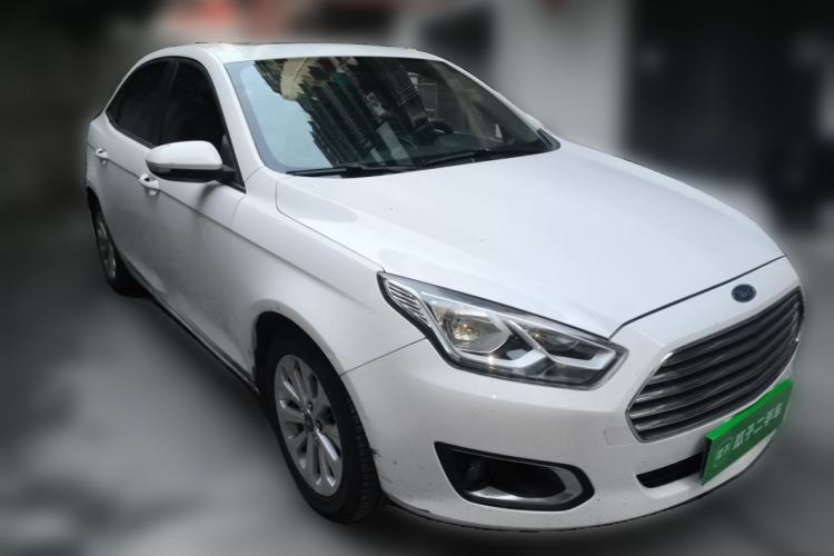 Used Ford Escort 2015 1.5L Automatic Fashion Model Front Right 45 Deg