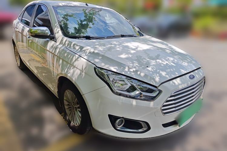Used Ford Escort 2015 1.5L Manual Comfort Model Front Right 45 Deg