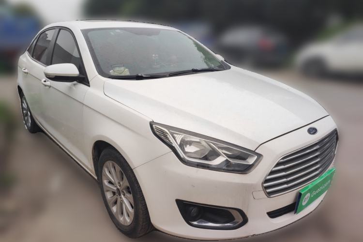 Used Ford Escort 2015 1.5L Automatic Fashion Model Front Right 45 Deg