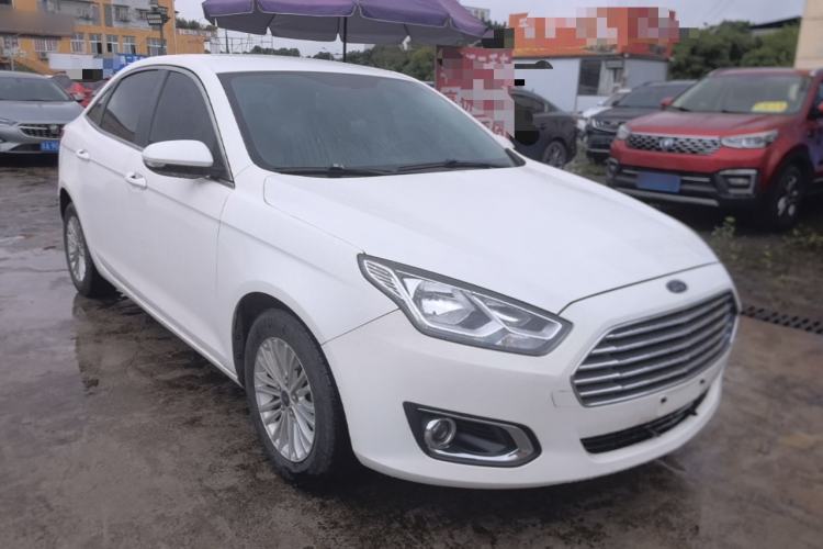Used Ford Escort 2015 1.5L Manual Comfort Model Front Right 45 Deg