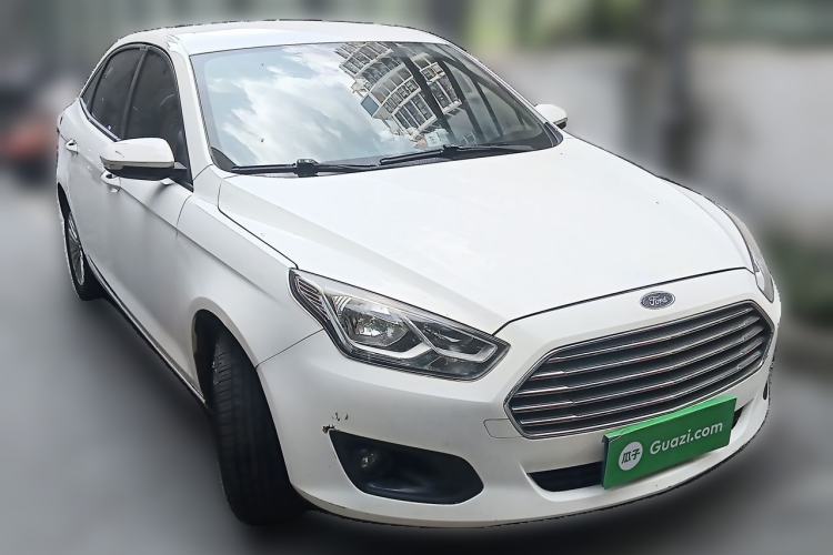 Used Ford Escort 2015 1.5L Automatic Comfort Edition Front Right 45 Deg
