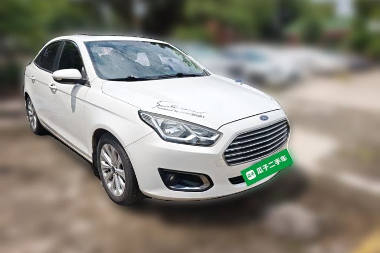 Used Ford Escort 2015 1.5L Automatic Fashion Model Front Right 45 Deg