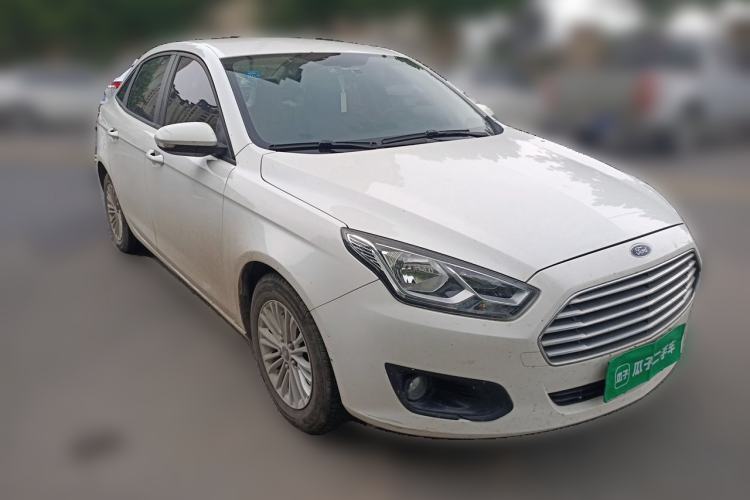 Used Ford Escort 2015 1.5L Manual Comfort Model Front Right 45 Deg