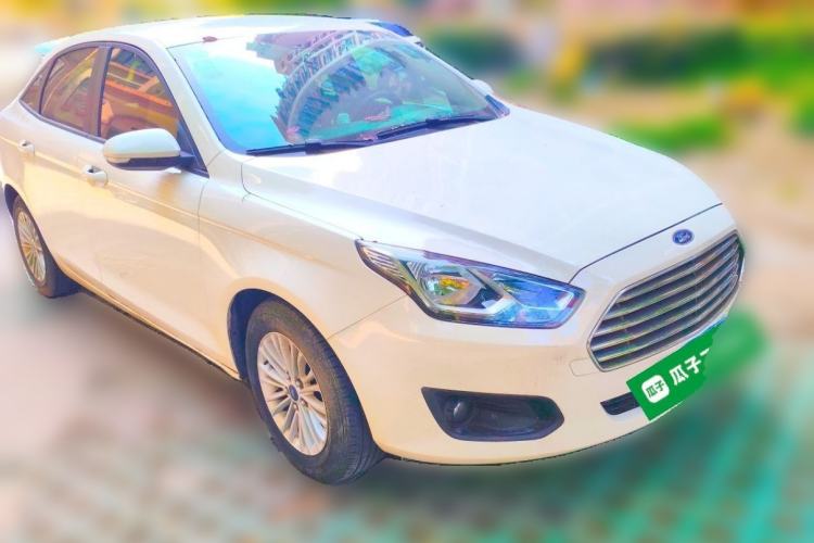 Used Ford Escort 2015 1.5L Automatic Comfort Edition Front Right 45 Deg