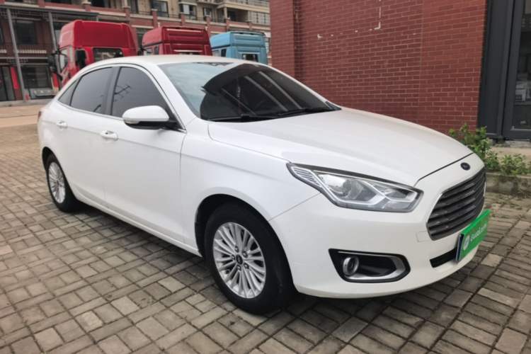 Used Ford Escort 2015 1.5L Automatic Comfort Edition Front Right 45 Deg