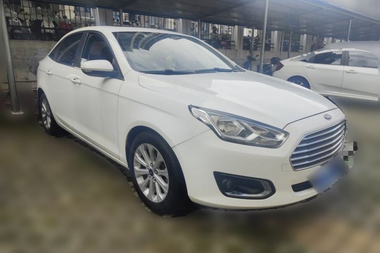 Used Ford Escort 2015 1.5L Automatic Fashion Model Front Right 45 Deg