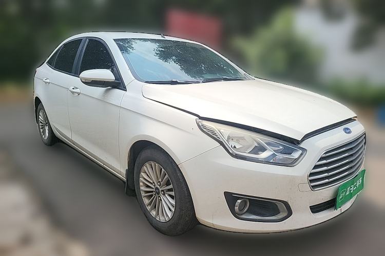Used Ford Escort 2015 1.5L Manual Comfort Model Front Right 45 Deg