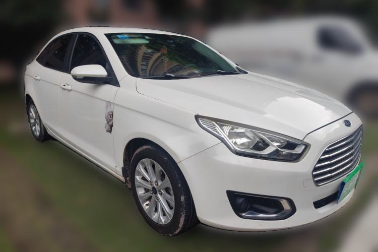 Used Ford Escort 2015 1.5L Automatic Fashion Model Front Right 45 Deg