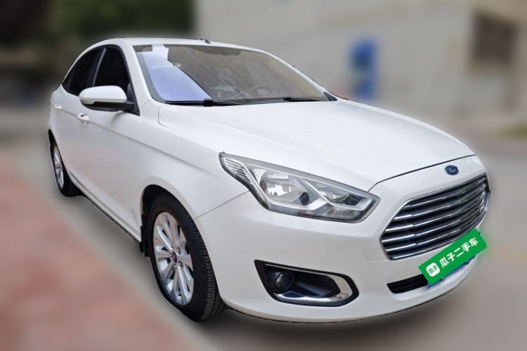 Used Ford Escort 2015 1.5L Automatic Fashion Model Front Right 45 Deg