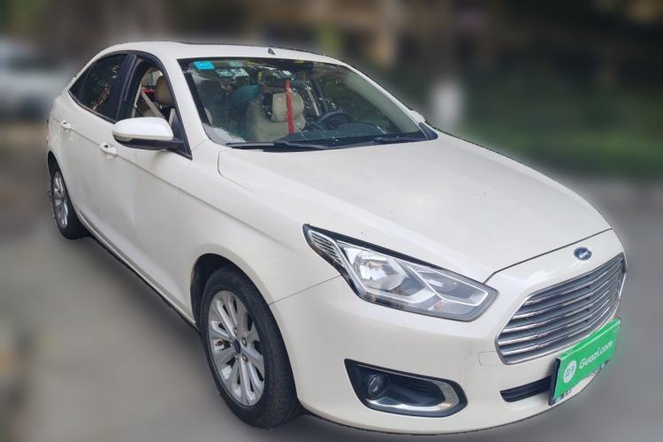Used Ford Escort 2015 1.5L Automatic Fashion Model Front Right 45 Deg