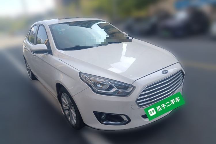 Used Ford Escort 2015 1.5L Automatic Fashion Model Front Right 45 Deg