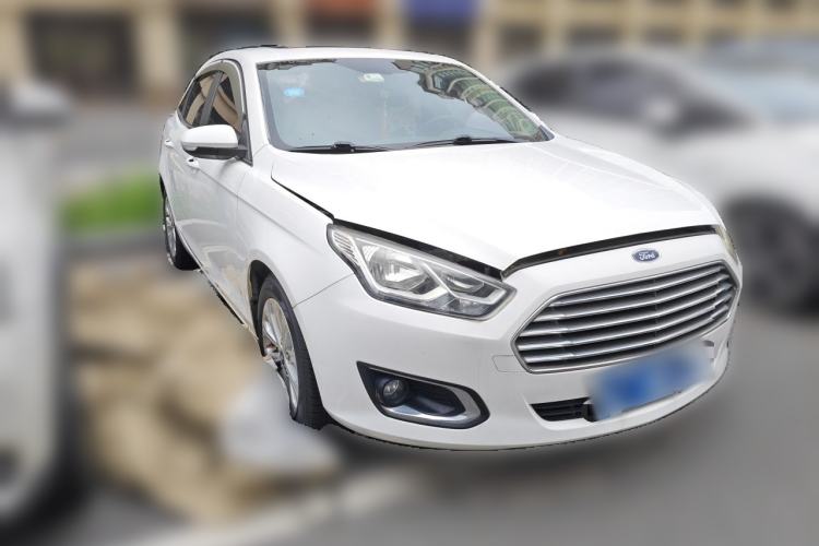 Used Ford Escort 2015 1.5L Automatic Fashion Model Front Right 45 Deg