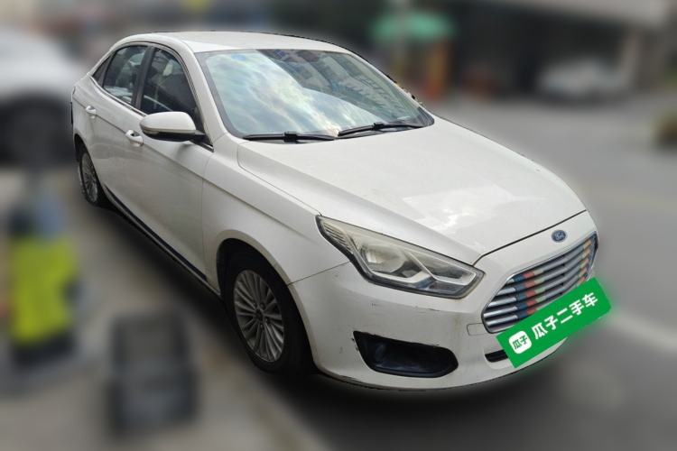 Used Ford Escort 2015 1.5L Manual Comfort Model Front Right 45 Deg