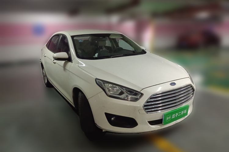 Used Ford Escort 2015 1.5L Automatic Comfort Edition Front Right 45 Deg