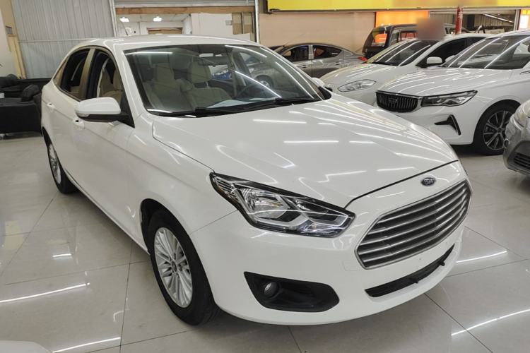 Used Ford Escort 2015 1.5L Manual Comfort Model Front Right 45 Deg