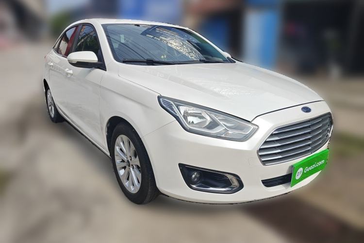 Used Ford Escort 2015 1.5L Automatic Fashion Model Front Right 45 Deg