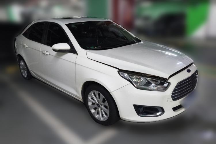 Used Ford Escort 2015 1.5L Automatic Fashion Model Front Right 45 Deg