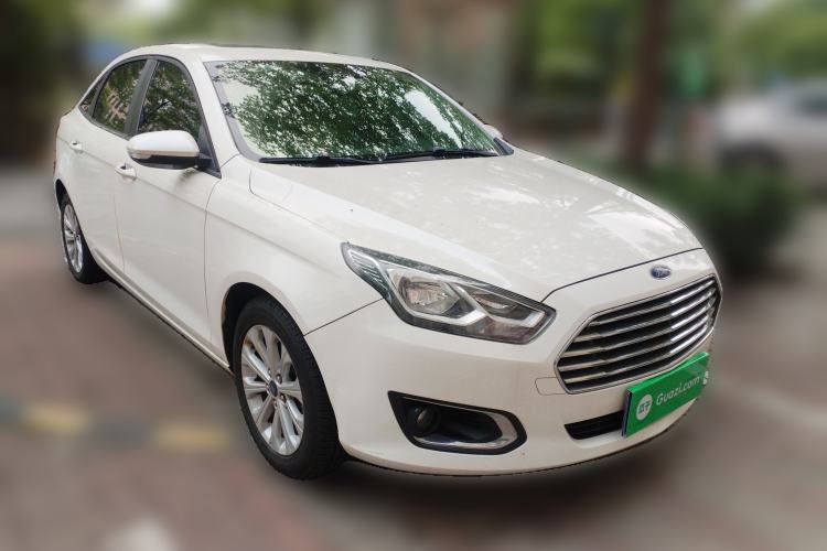 Used Ford Escort 2015 1.5L Automatic Fashion Model Front Right 45 Deg