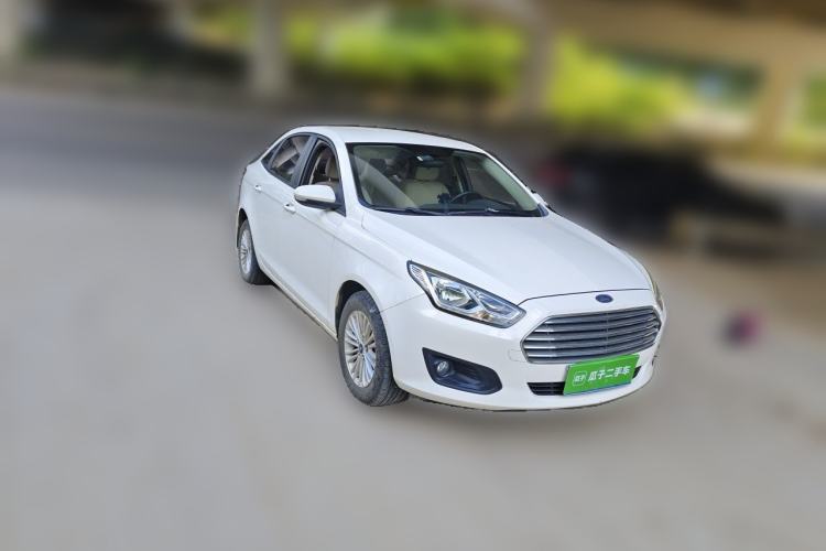 Used Ford Escort 2015 1.5L Manual Comfort Model Front Right 45 Deg
