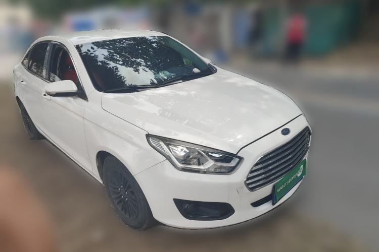 Used Ford Escort 2015 1.5L Manual Comfort Model Front Right 45 Deg